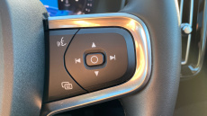 Volvo XC40 2.0 B4P Ultra Dark 5dr Auto Petrol Estate